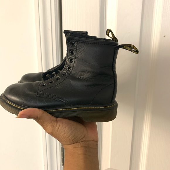 COPY - Kids Dr. Martens - Picture 5 of 5